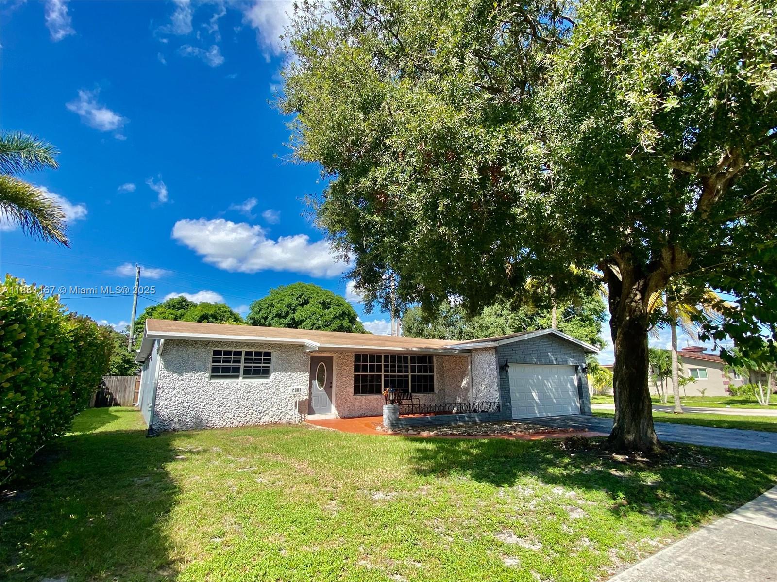 HOLLYWOOD HILLS - Residential Lease