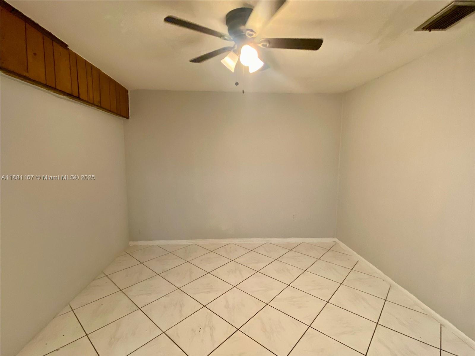 HOLLYWOOD HILLS - Residential Lease