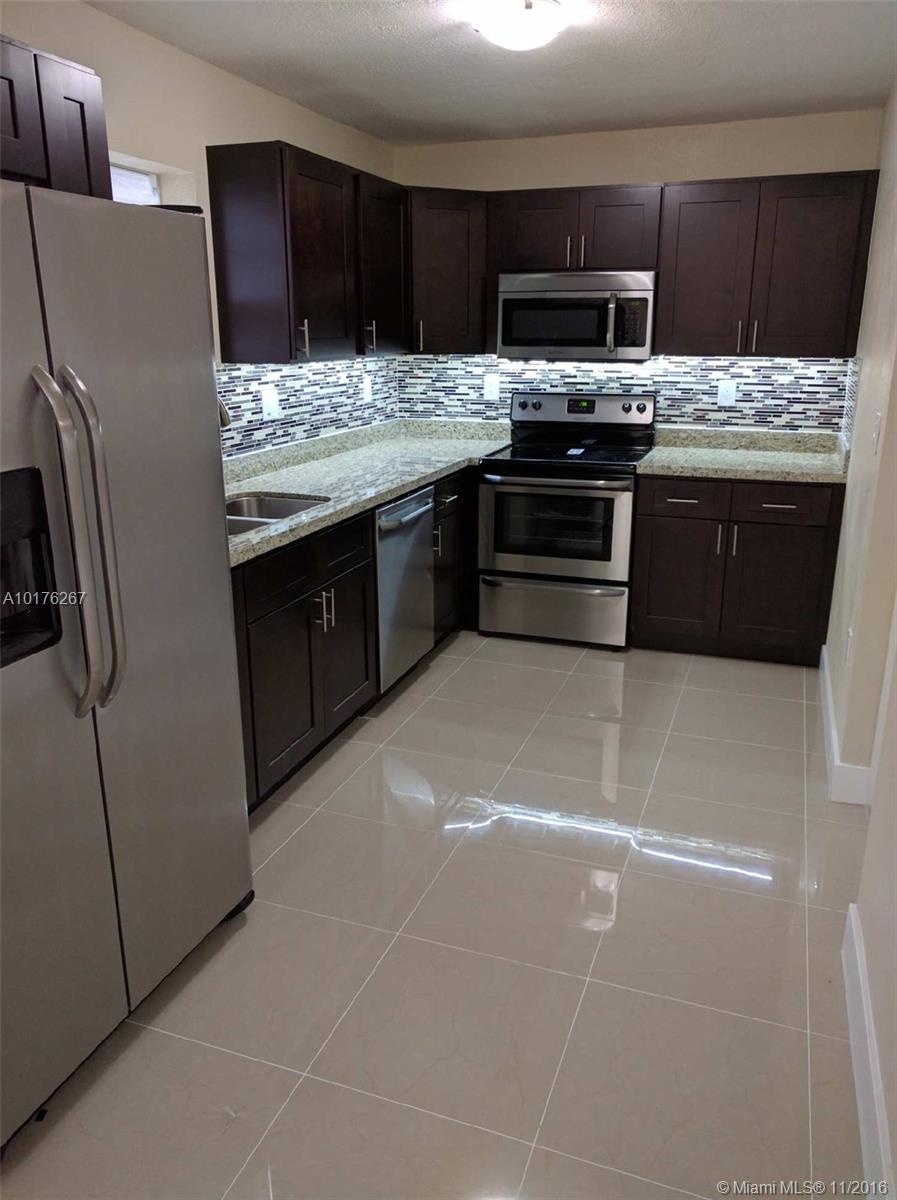 Carol City Lake Steven Es - Residential