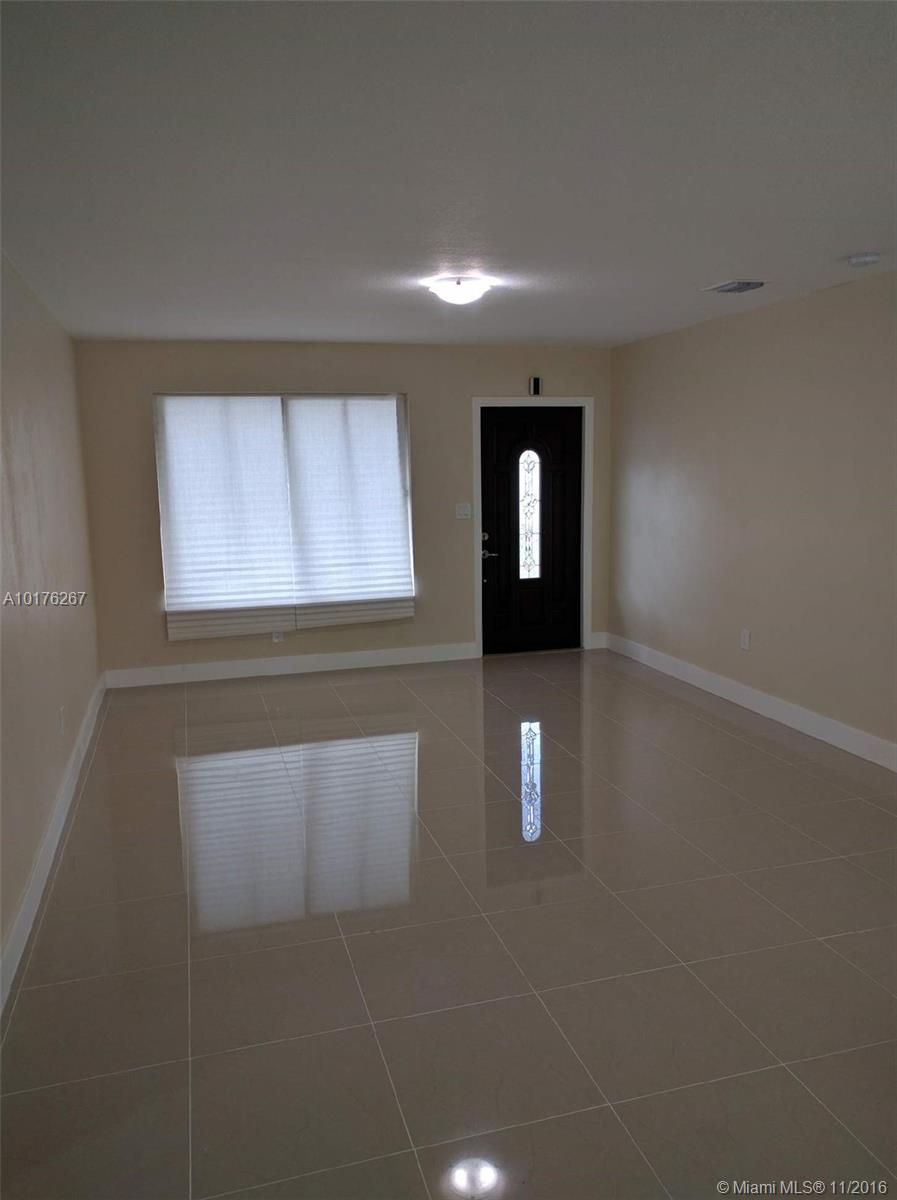 Carol City Lake Steven Es - Residential