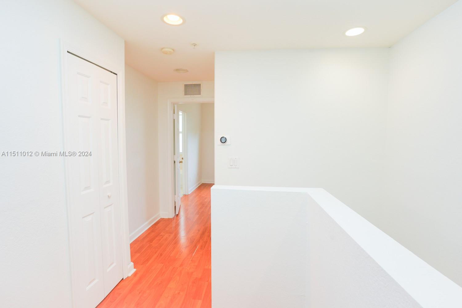 SHOMA TOWNHOMES AT ROYAL - Residential
