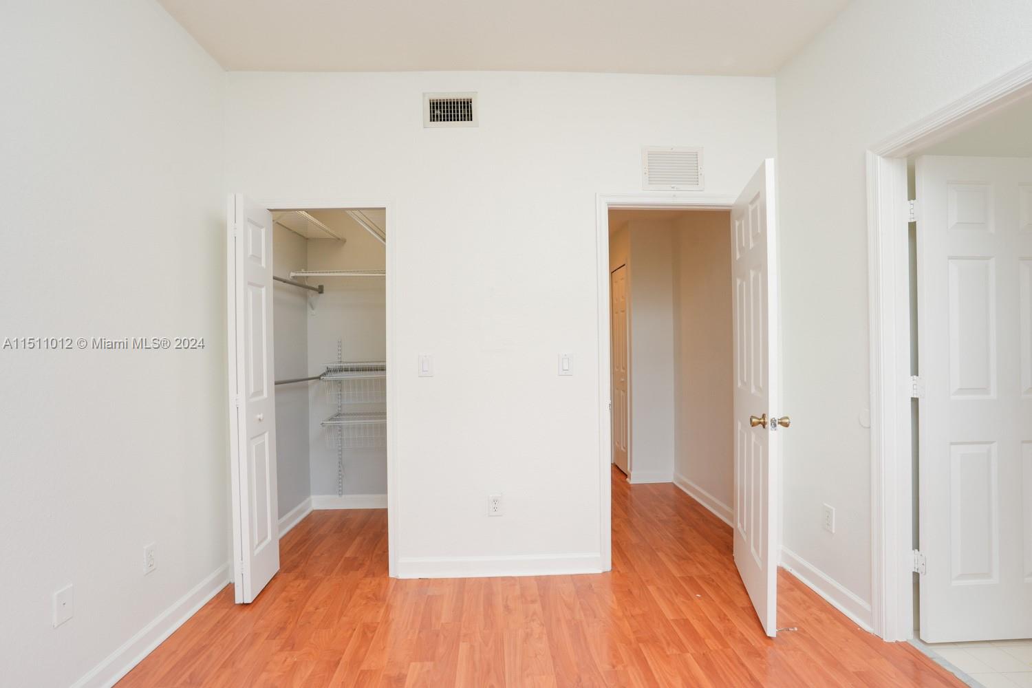 SHOMA TOWNHOMES AT ROYAL - Residential