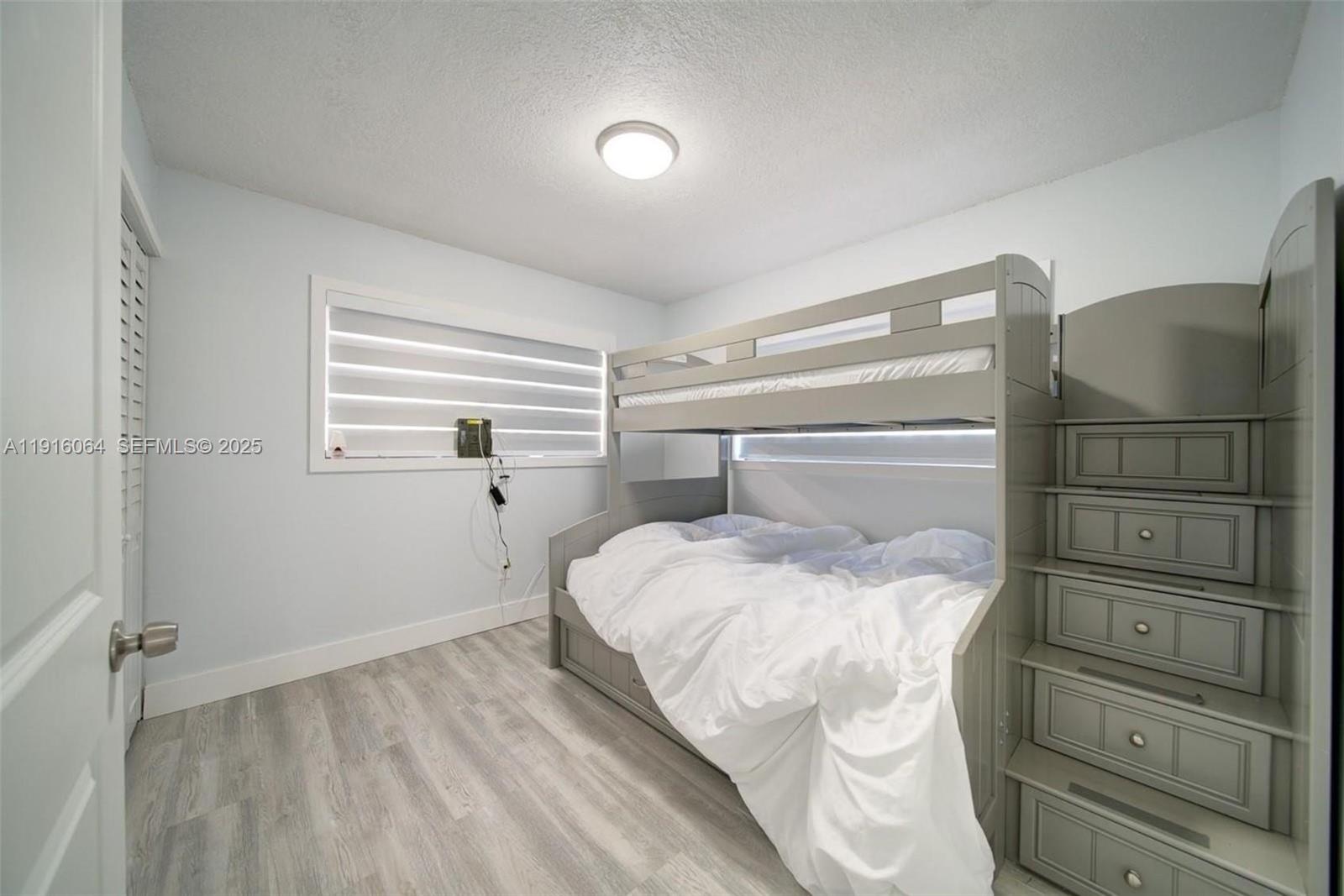 SEXTON COVES ESTATES - Residential Lease