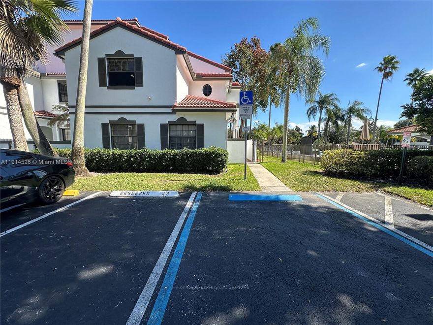 Beautiful 3/2 condo located in the Guard-Gated Golf Community in West Pembroke Pines. Upgraded kitchen and bathrooms, tile and laminate floors, laundry room in the unit. Close to shopping, schools, and I-75.