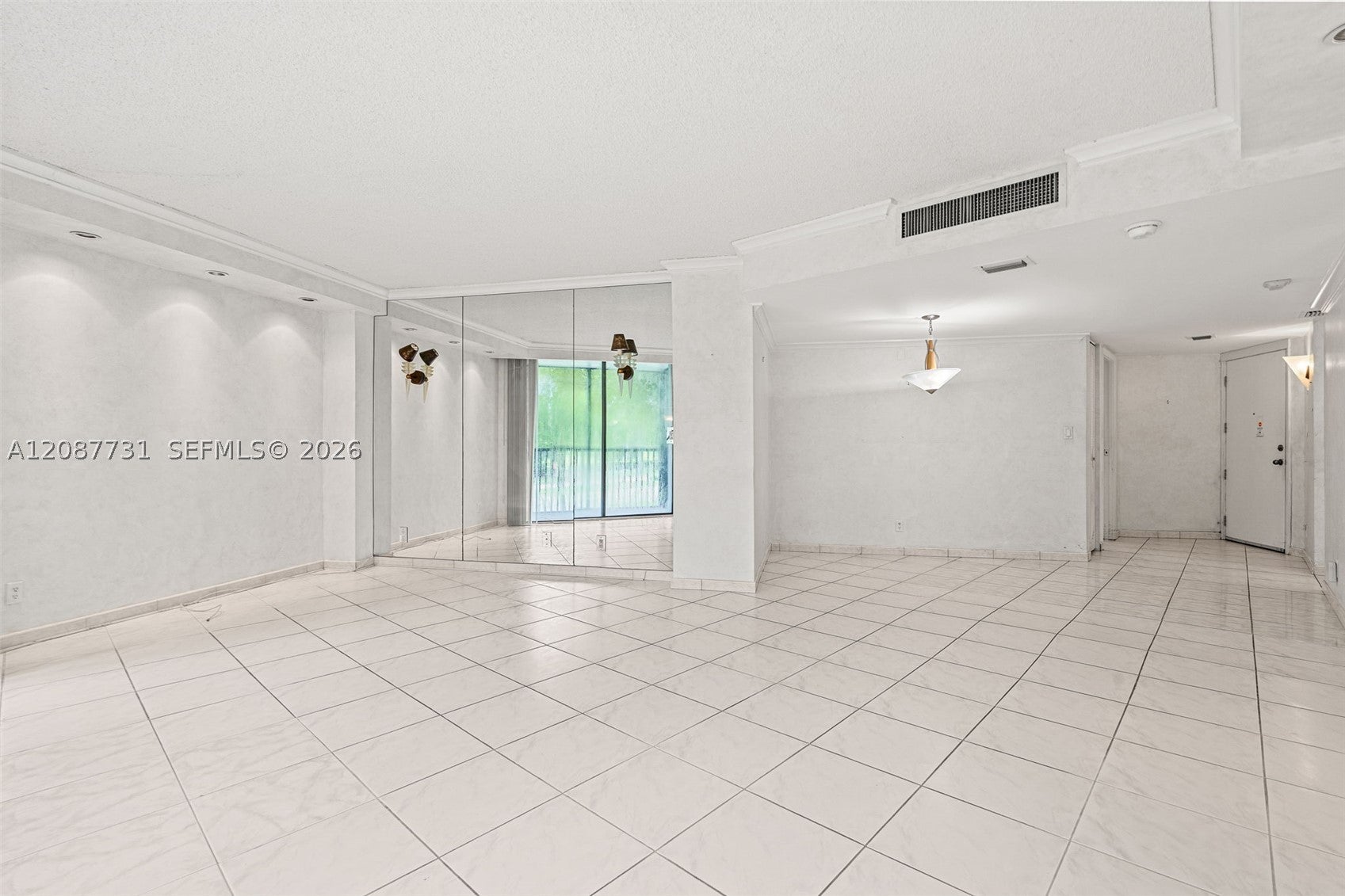 3301 N Country Club Dr 208