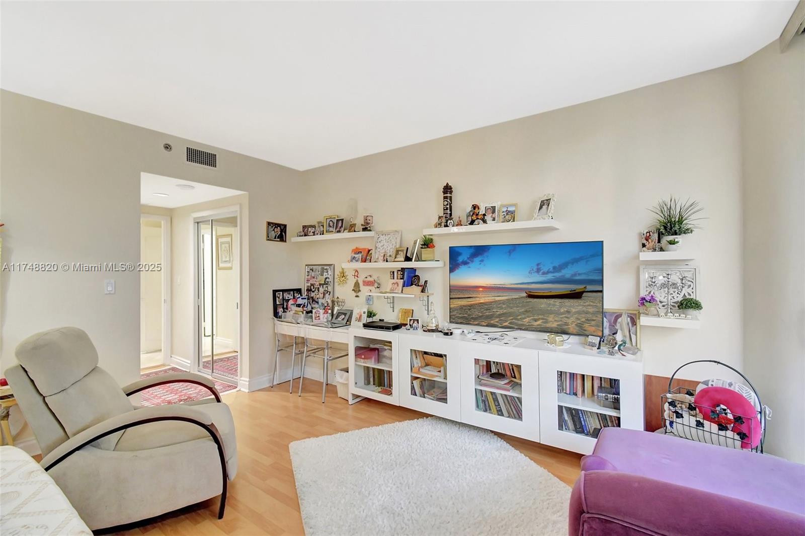 WILLIAMS ISLAND - Residential