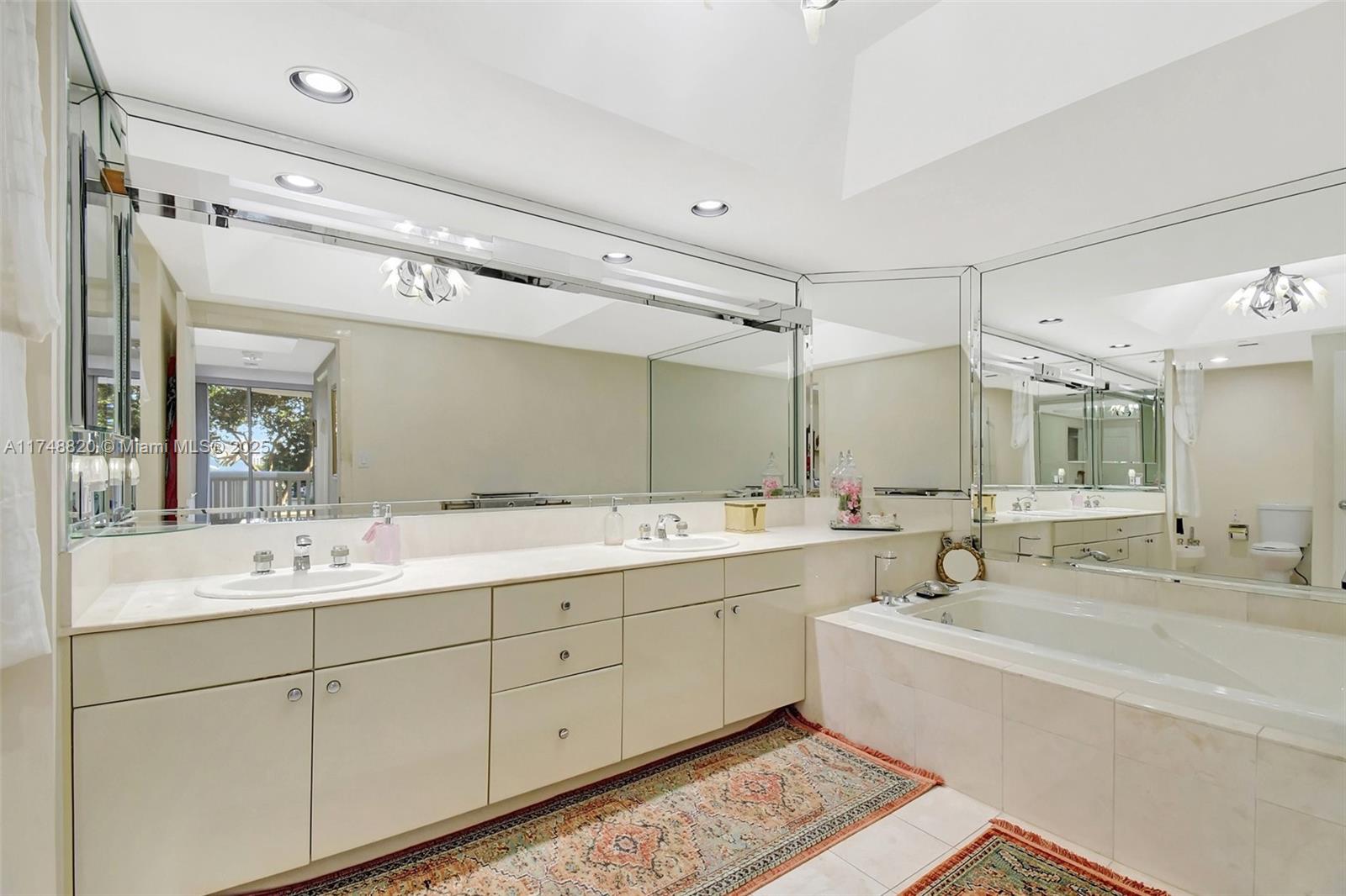 WILLIAMS ISLAND - Residential