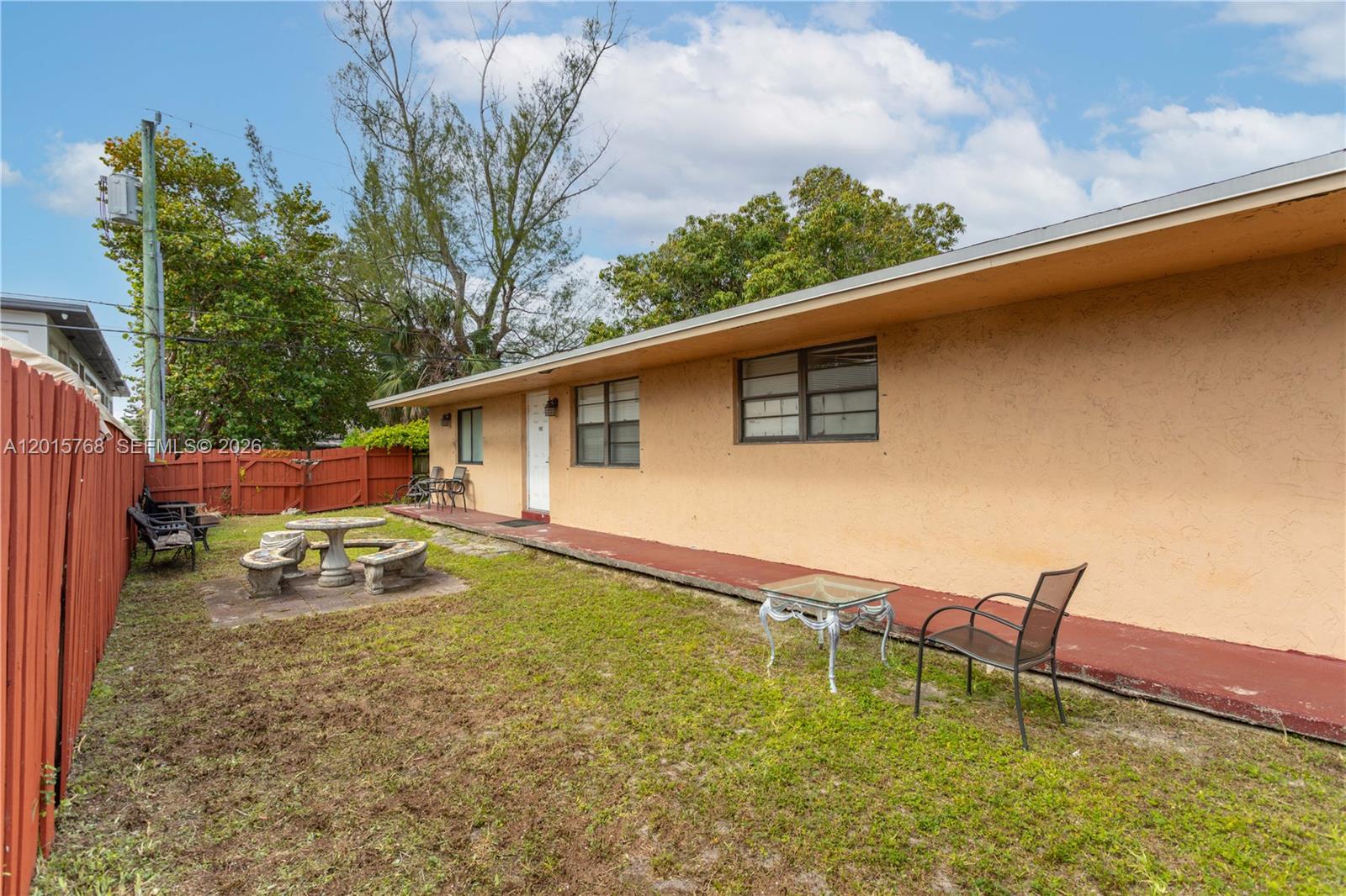 NORTH HOLLYWOOD - Residential Income