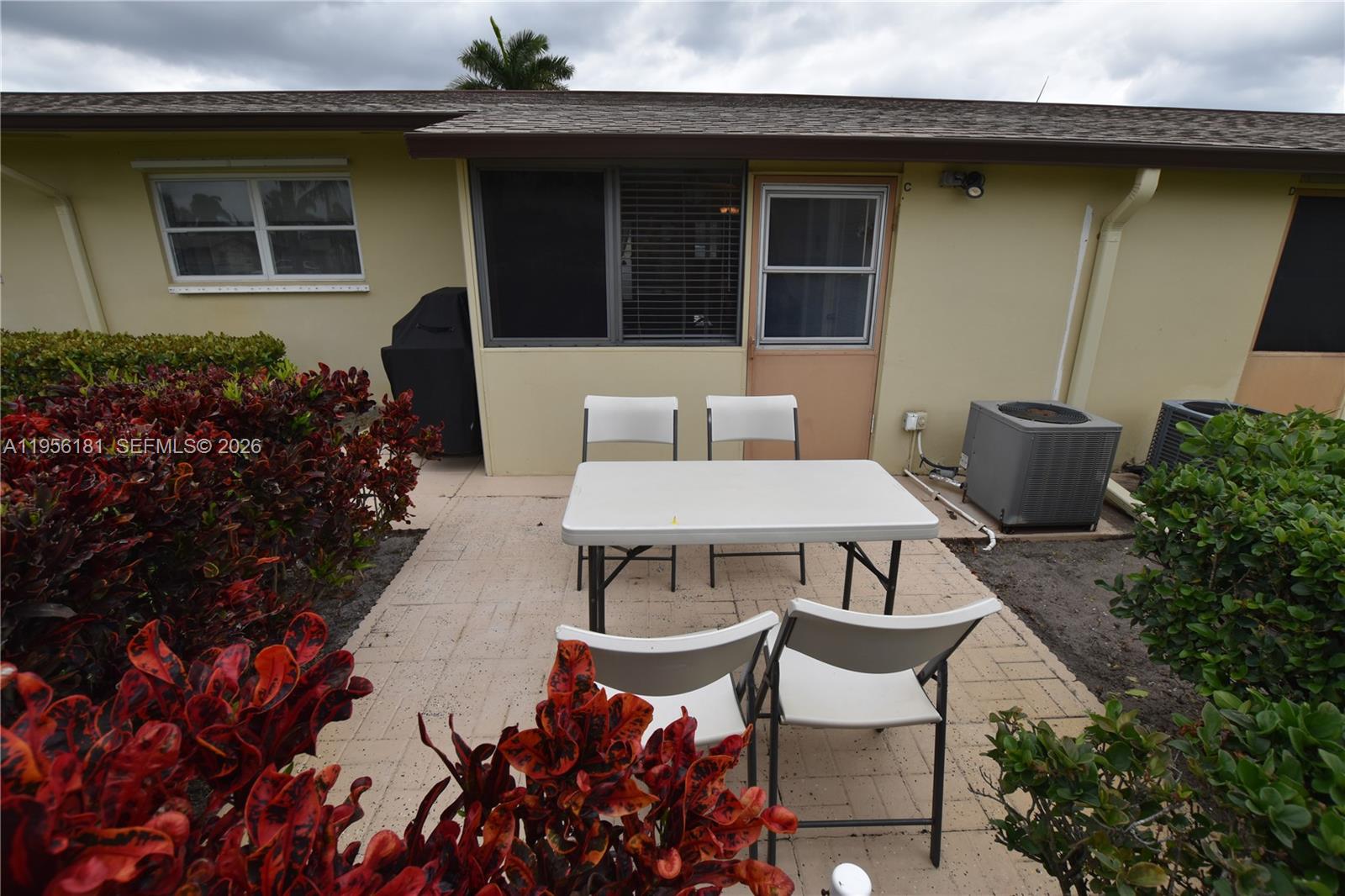 CRESTHAVEN VILLAS 16 COND - Residential