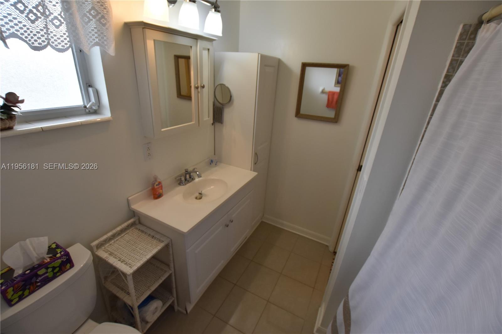 CRESTHAVEN VILLAS 16 COND - Residential