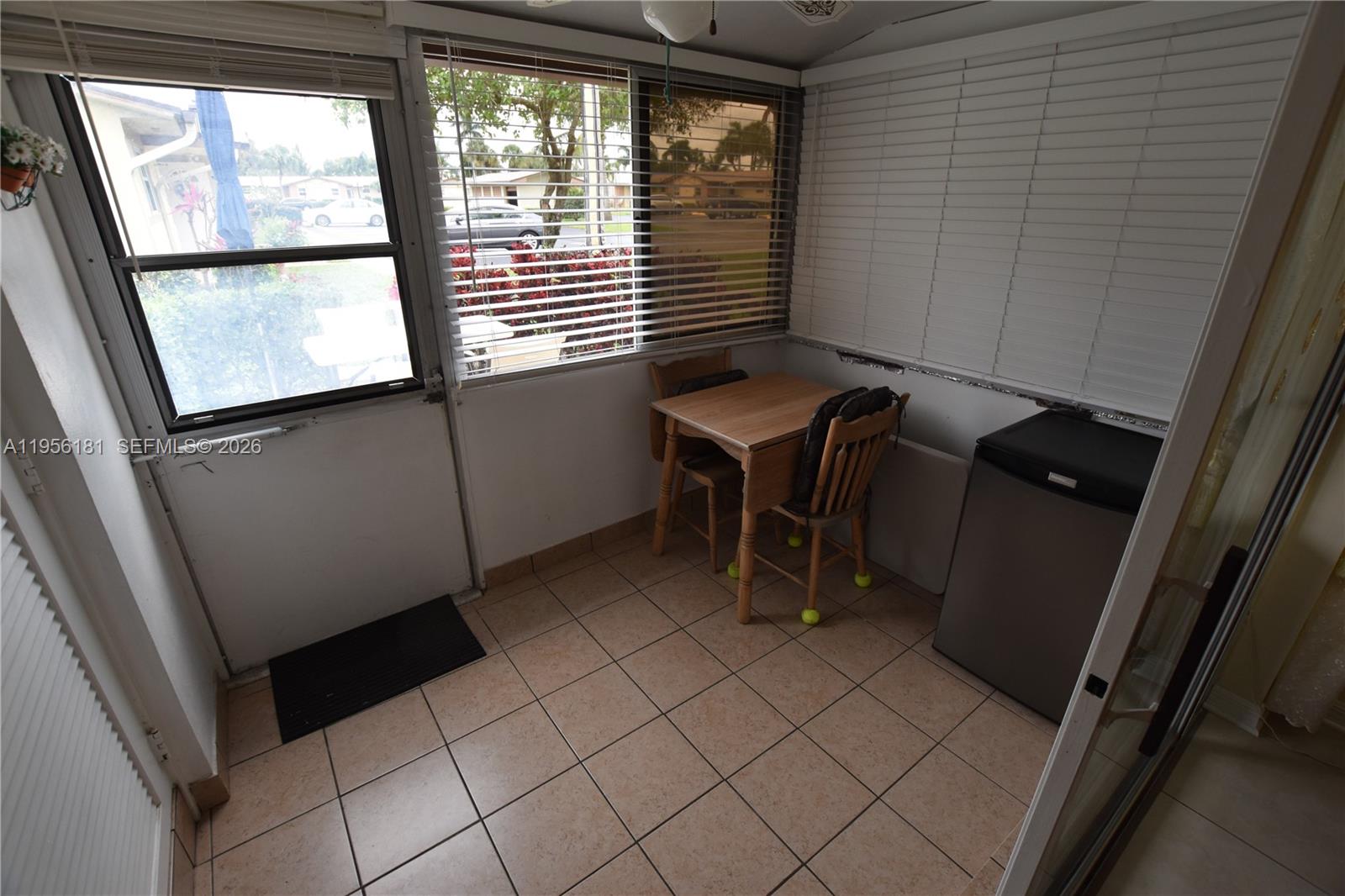 CRESTHAVEN VILLAS 16 COND - Residential