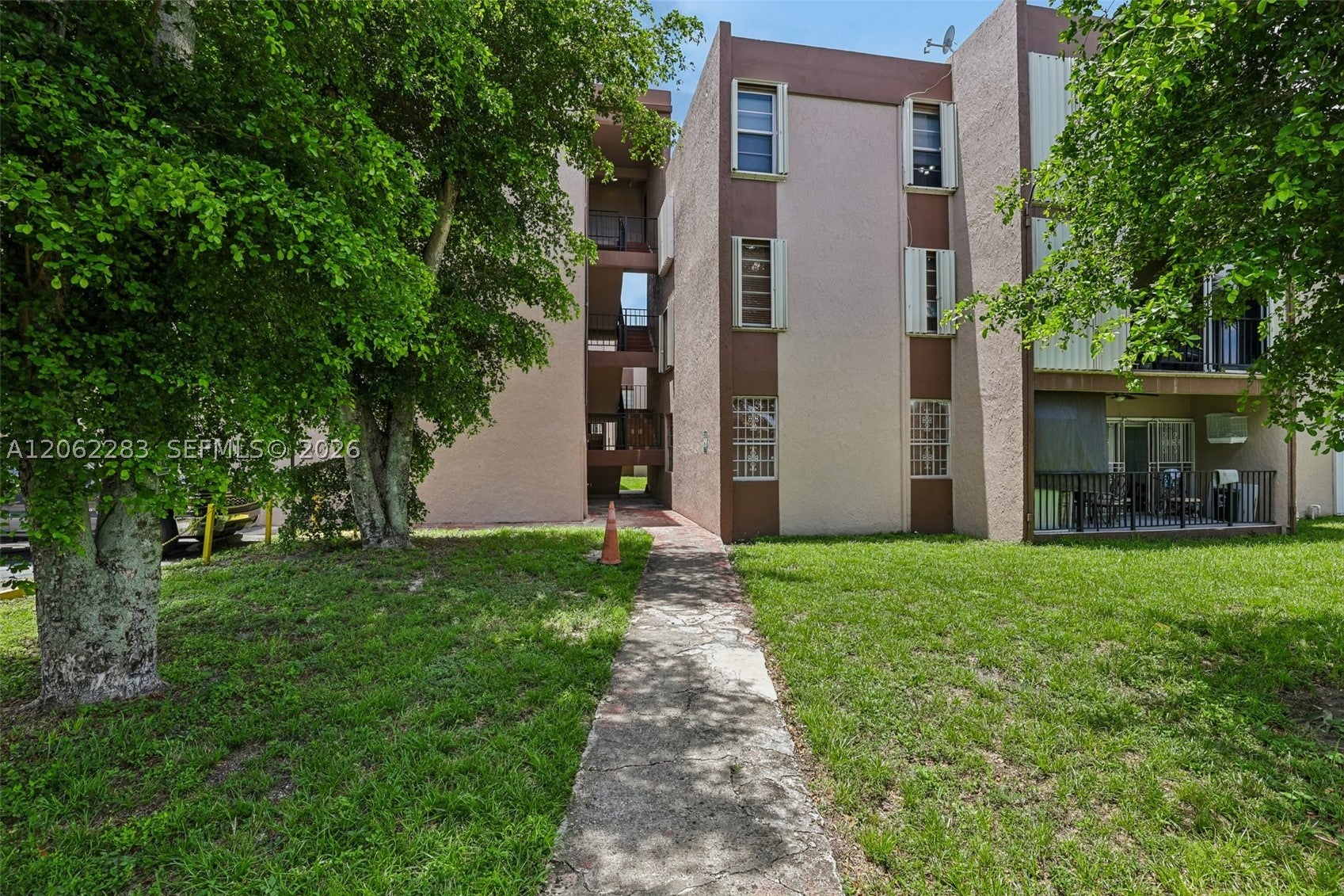 1900 W 68th St B203