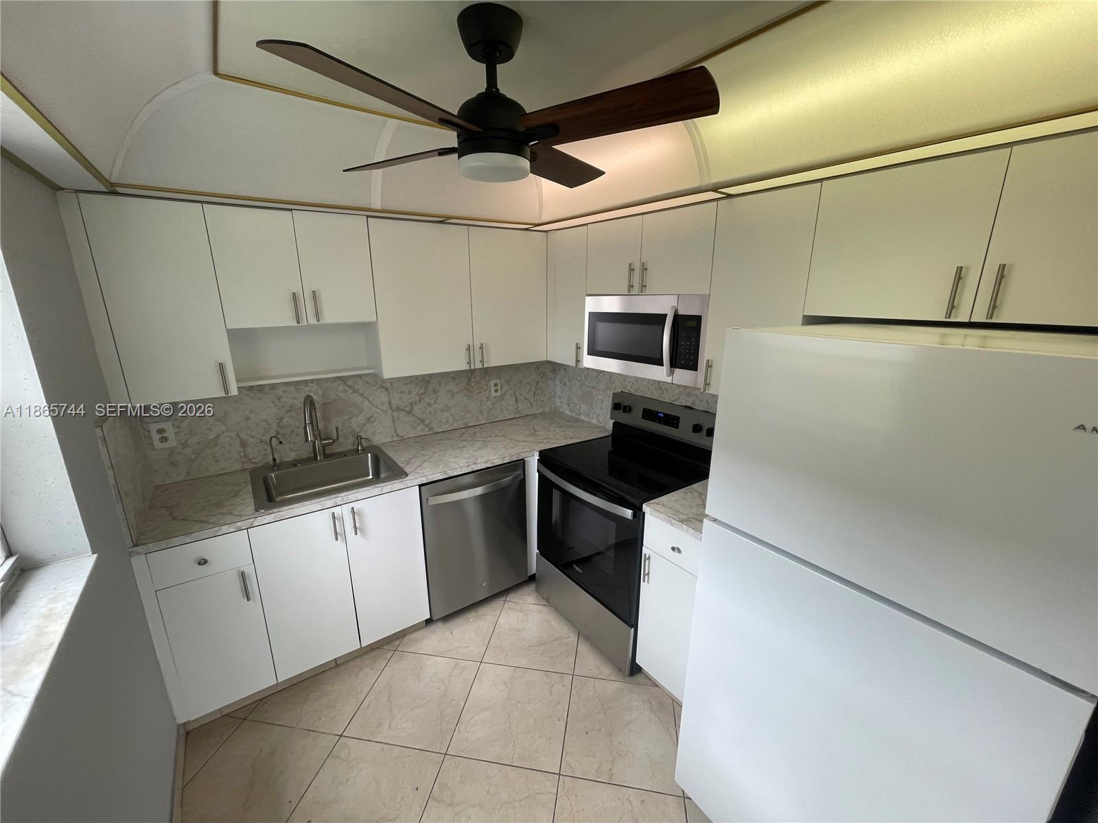KINGS POINT BRITTANY COND - Residential