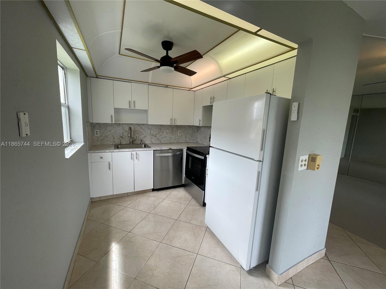 KINGS POINT BRITTANY COND - Residential