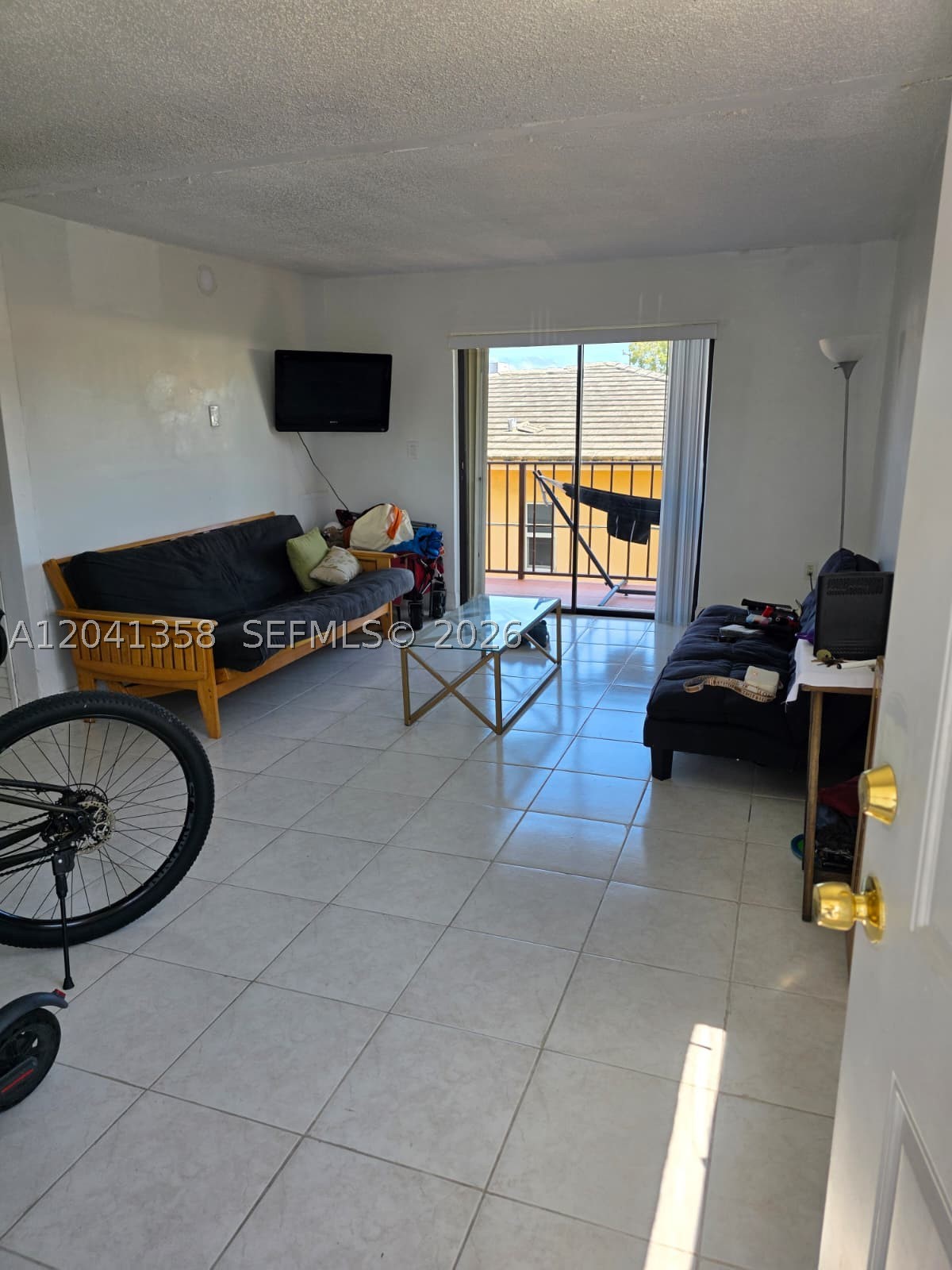 990 Biarritz Dr 303