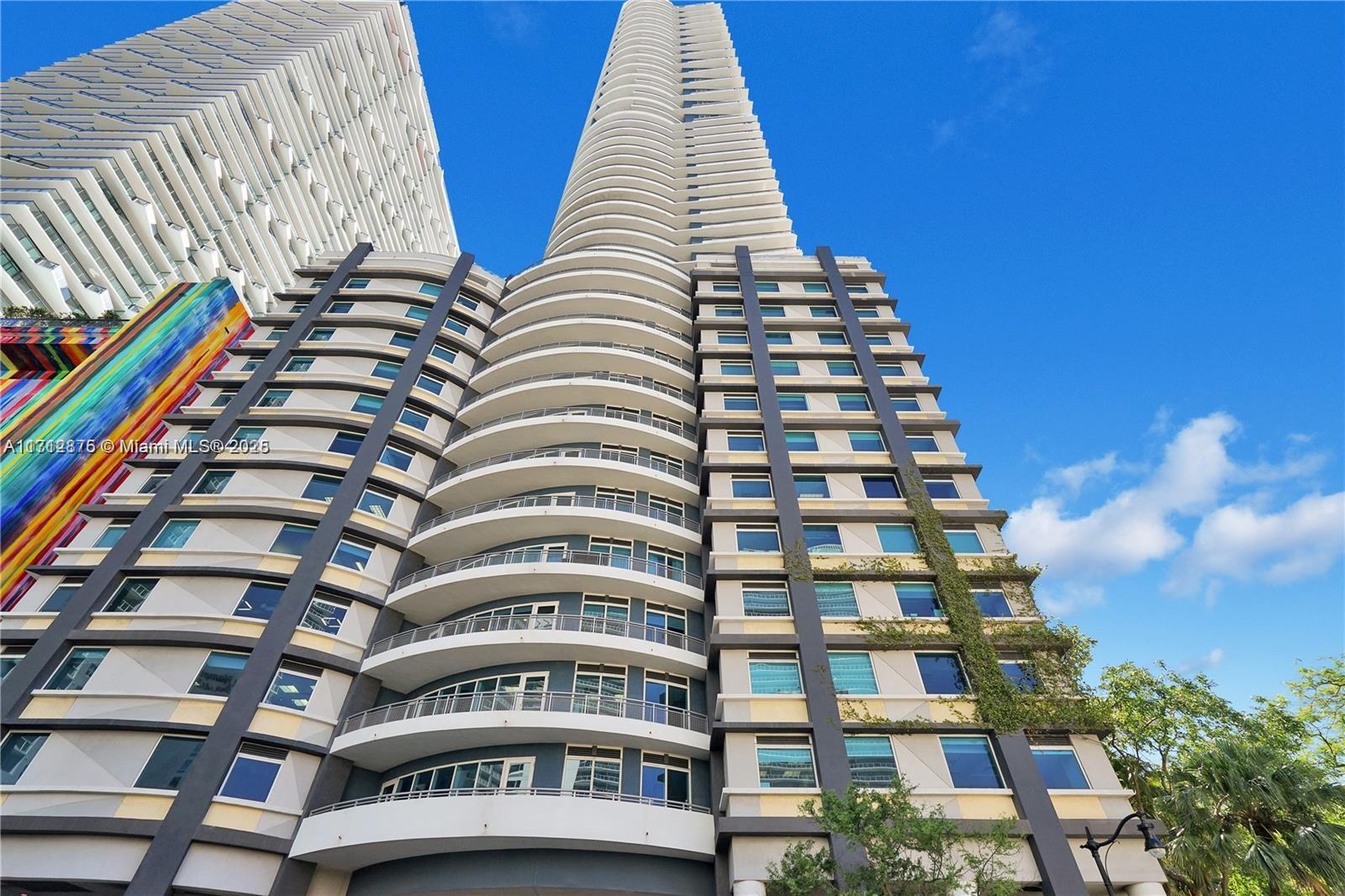 GORGEOUS APARTMENT IN THE HEART OF BRICKELL. INCREDIBLE UNIT 2 BEDROOMS 2 AND 1/2 BATHROOMS, 2 STORY LOFT AT THE MAGNIFICENT INFINITY BUILDING. AMAZING INTRACOASTAL AND OCEAN VIEWS. ALL REMODELED, STATE OF THE ART KITCHEN CABINETS WITH GRANITE COUNTER TOPS AND TOP OF THE LINE STAINLESS STEEL APPLIANCES, FRESHLY PAINTED. READY TO MOVE IN. VERY PRIVATE CORNER UNIT WITH 2 FLOORS, SEPARATED BEDROOMS FROM LIVING ROOM, DINNING ROOM AND KITCHEN. EXCLUSIVE BUILDING WITH 5 STAR AMENITIES. PANORAMIC CITY AND WATER VIEWS WITH SPECTACULAR SUNSETS. STUNNING AND EXCLUSIVE CORNER UNIT READY TO MOVE IN. FAST APPROVAL.GORGEOUS APARTMENT IN THE HEART OF BRICKELL.