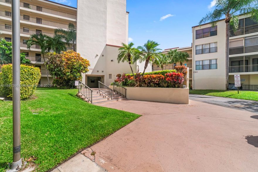 Beautiful and Spacious Condo in Pompano Beach! This lovely unit features a walk-in closet in the primary bedroom and a kitchen with granite countertops. Enjoy breathtaking lake views from the living room and bedroom. Residents have access to two sparkling pools, a clubhouse with pool table, fitness center, spa, BBQ area, tennis courts, and a jogging track around the community. Plenty of parking and guest parking available. Move-in ready