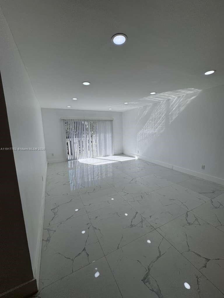 OLA CONDO - Residential