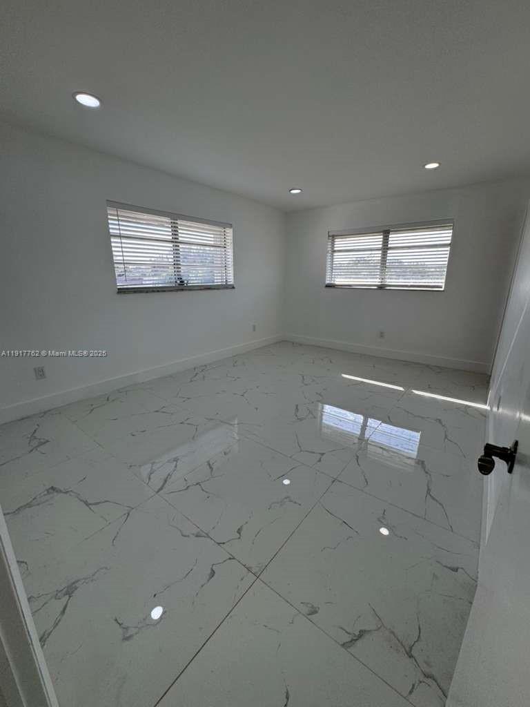 OLA CONDO - Residential