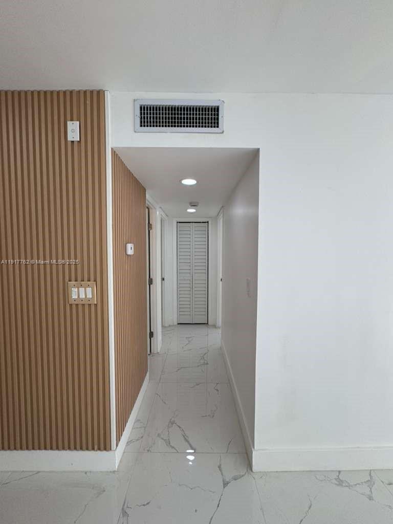 OLA CONDO - Residential