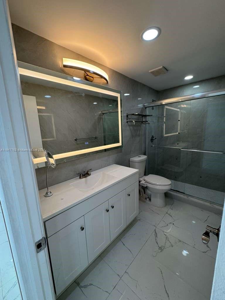 OLA CONDO - Residential