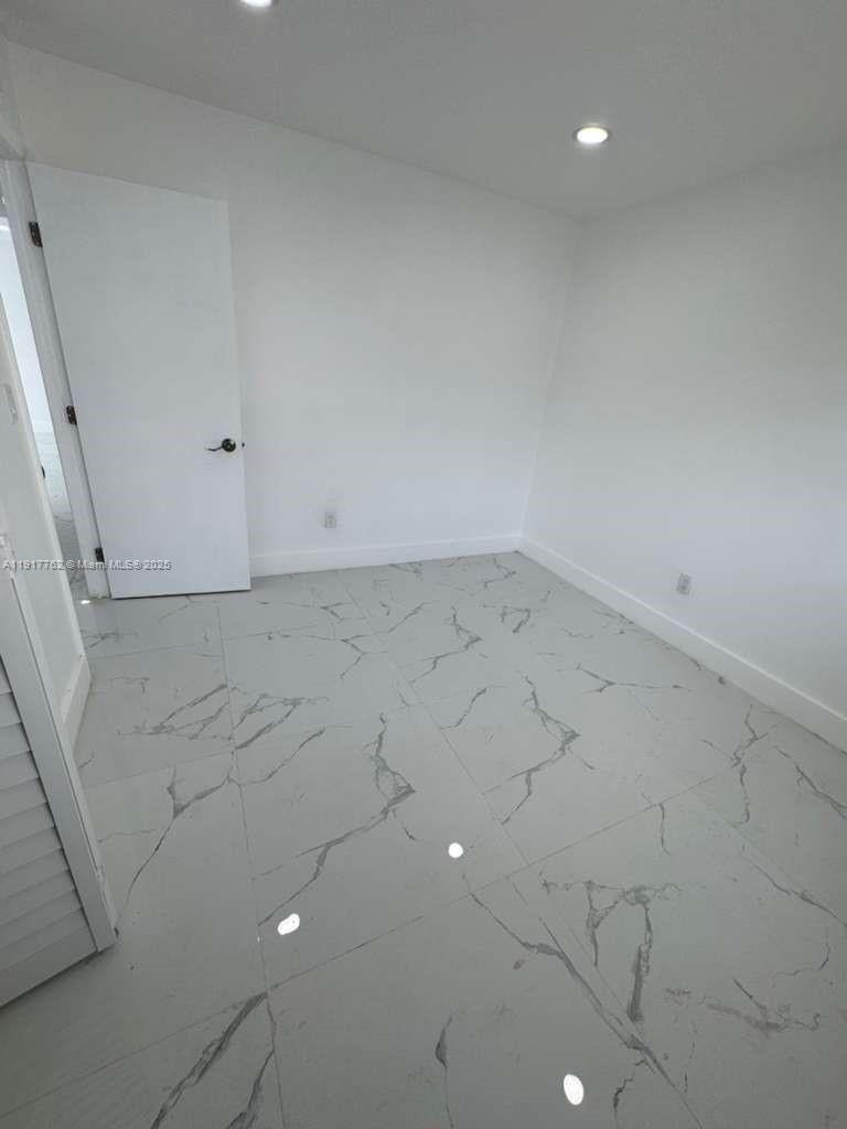 OLA CONDO - Residential