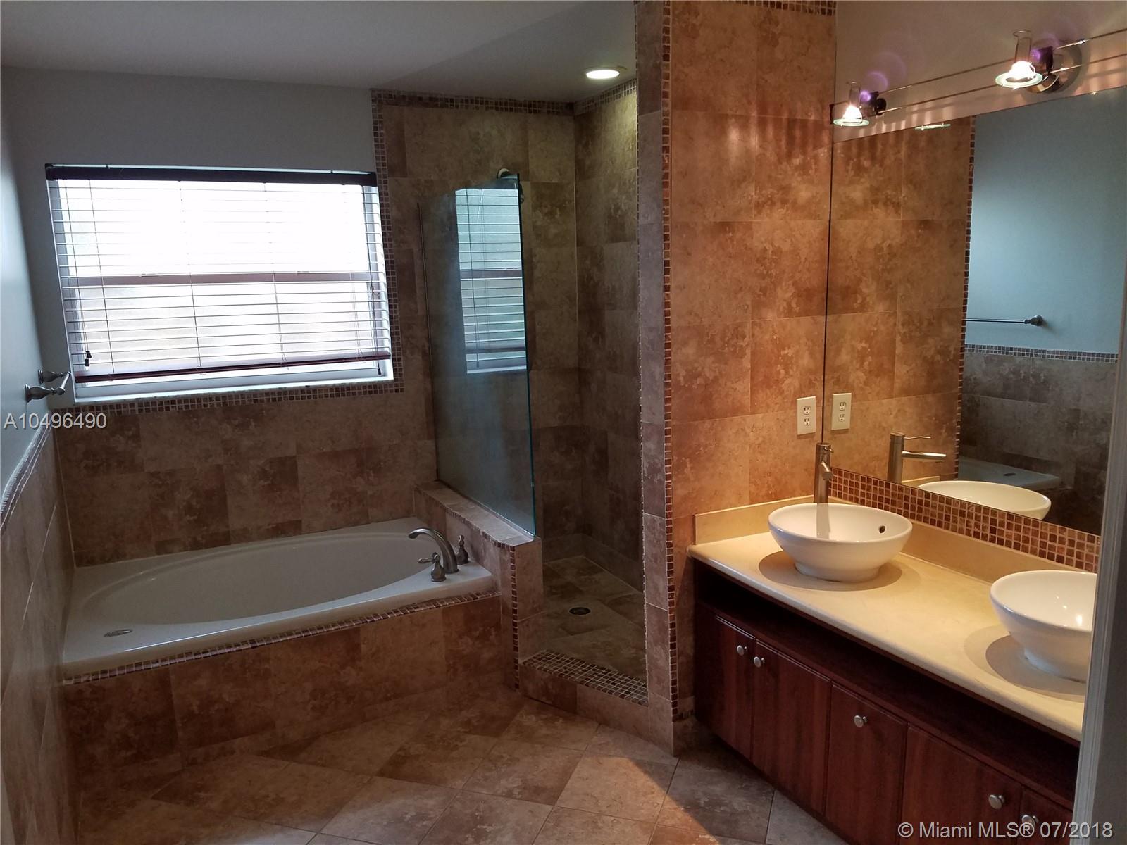 COSTA VERDE - Residential