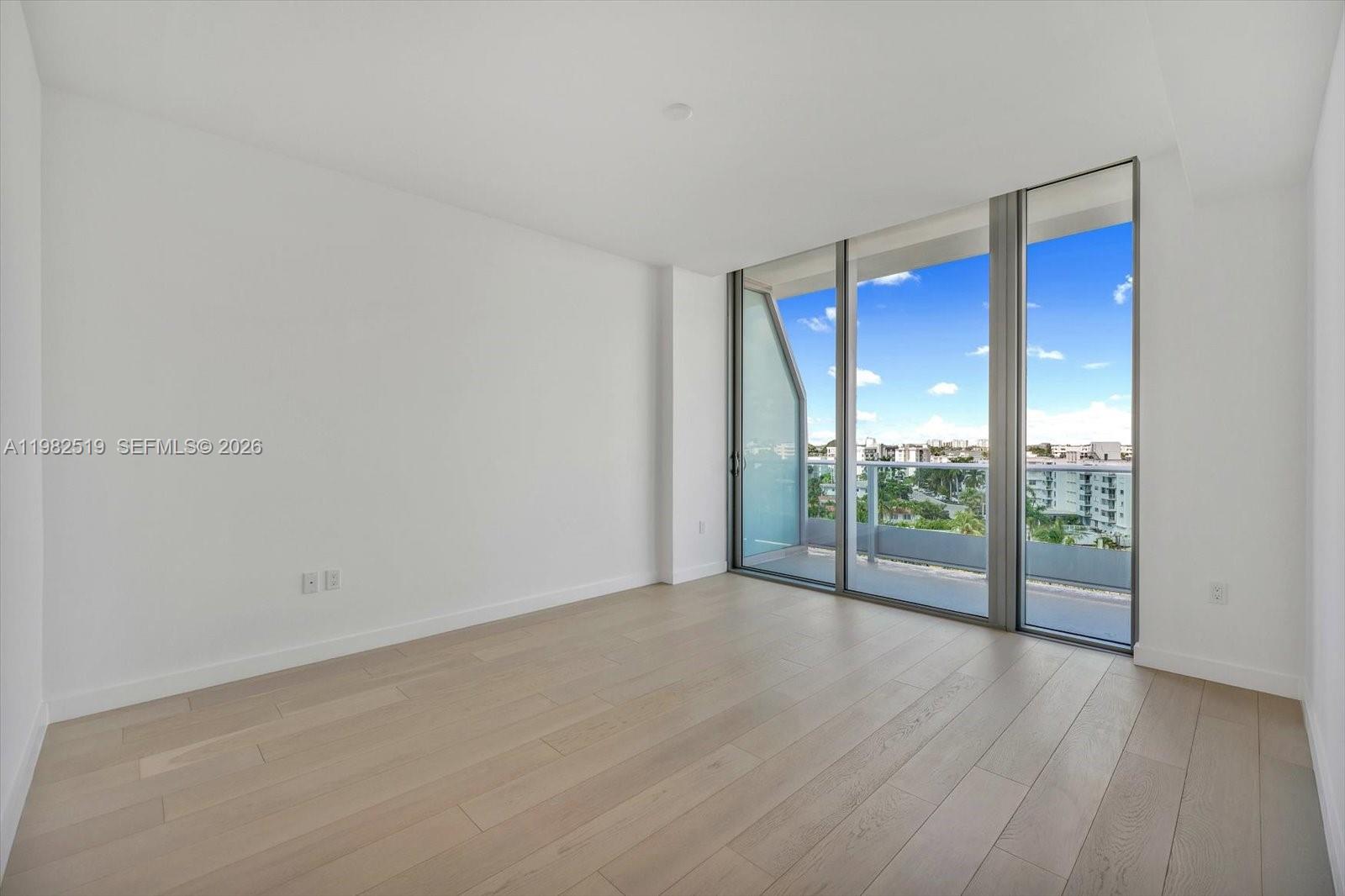 BAY HARBOR ISLAND - Residential