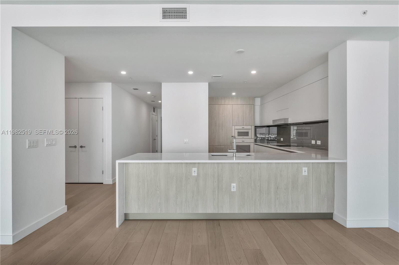 BAY HARBOR ISLAND - Residential