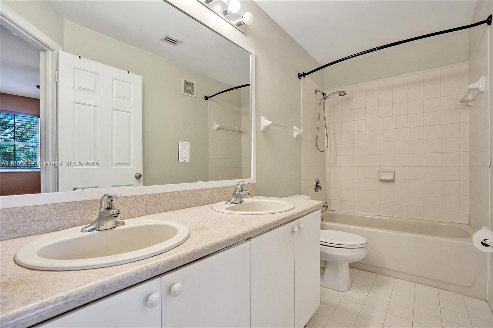 SHOMA TOWNHOMES AT ROYAL - Residential