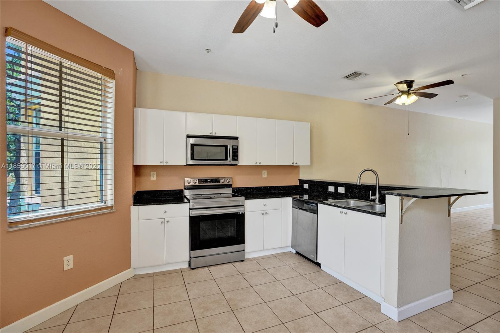 SHOMA TOWNHOMES AT ROYAL - Residential