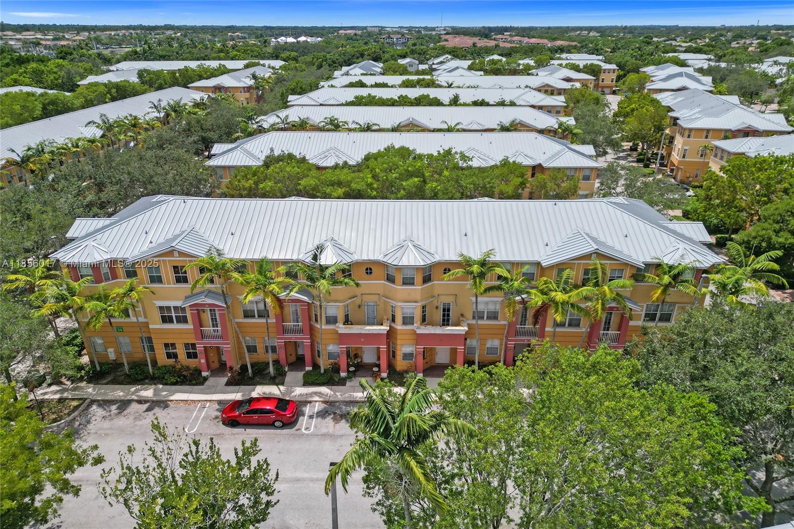 SHOMA TOWNHOMES AT ROYAL - Residential