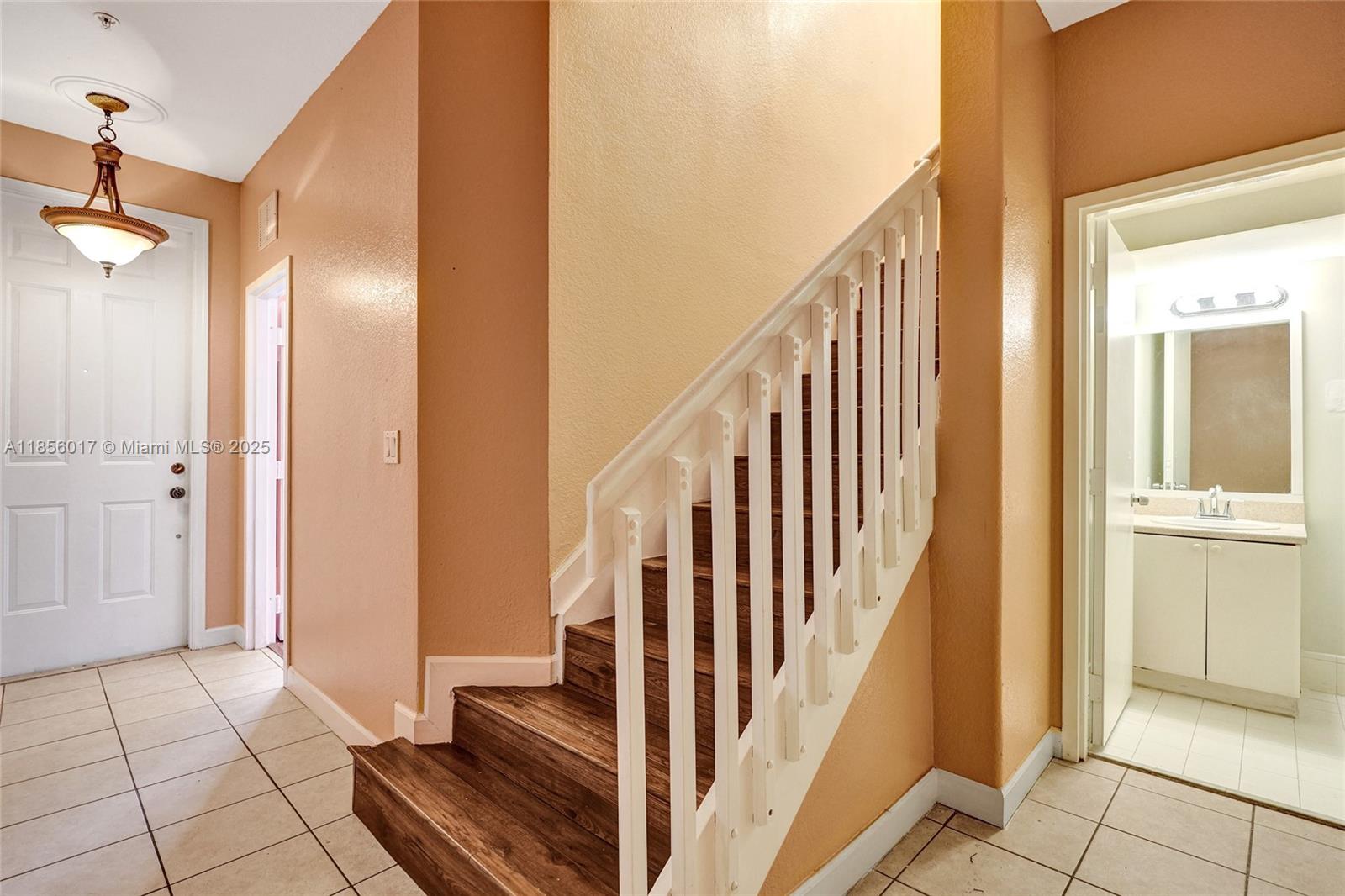 SHOMA TOWNHOMES AT ROYAL - Residential