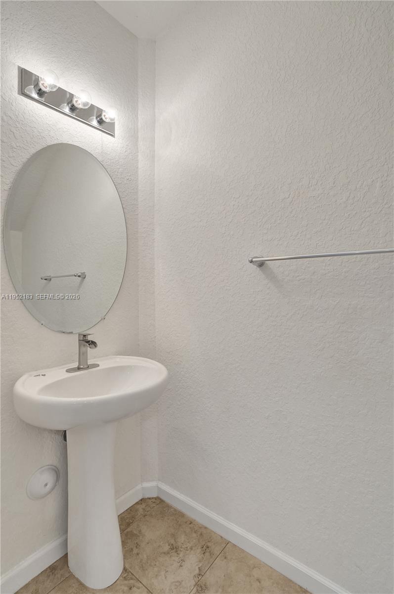 RUTH RIDGE - Residential