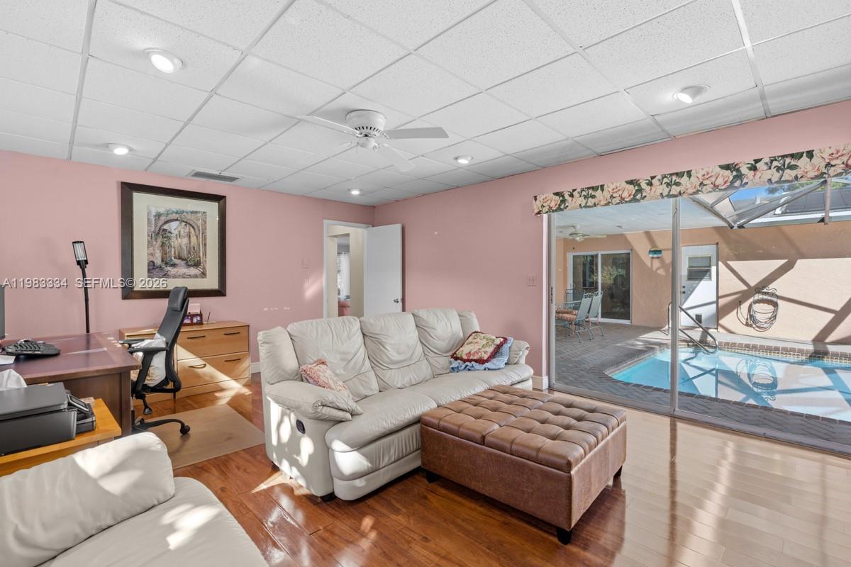 DAVIE FARMETTES - Residential