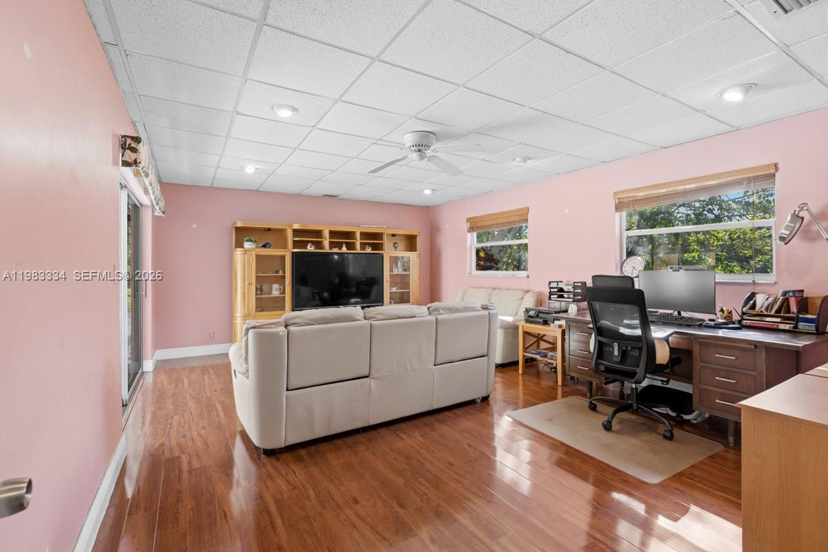 DAVIE FARMETTES - Residential