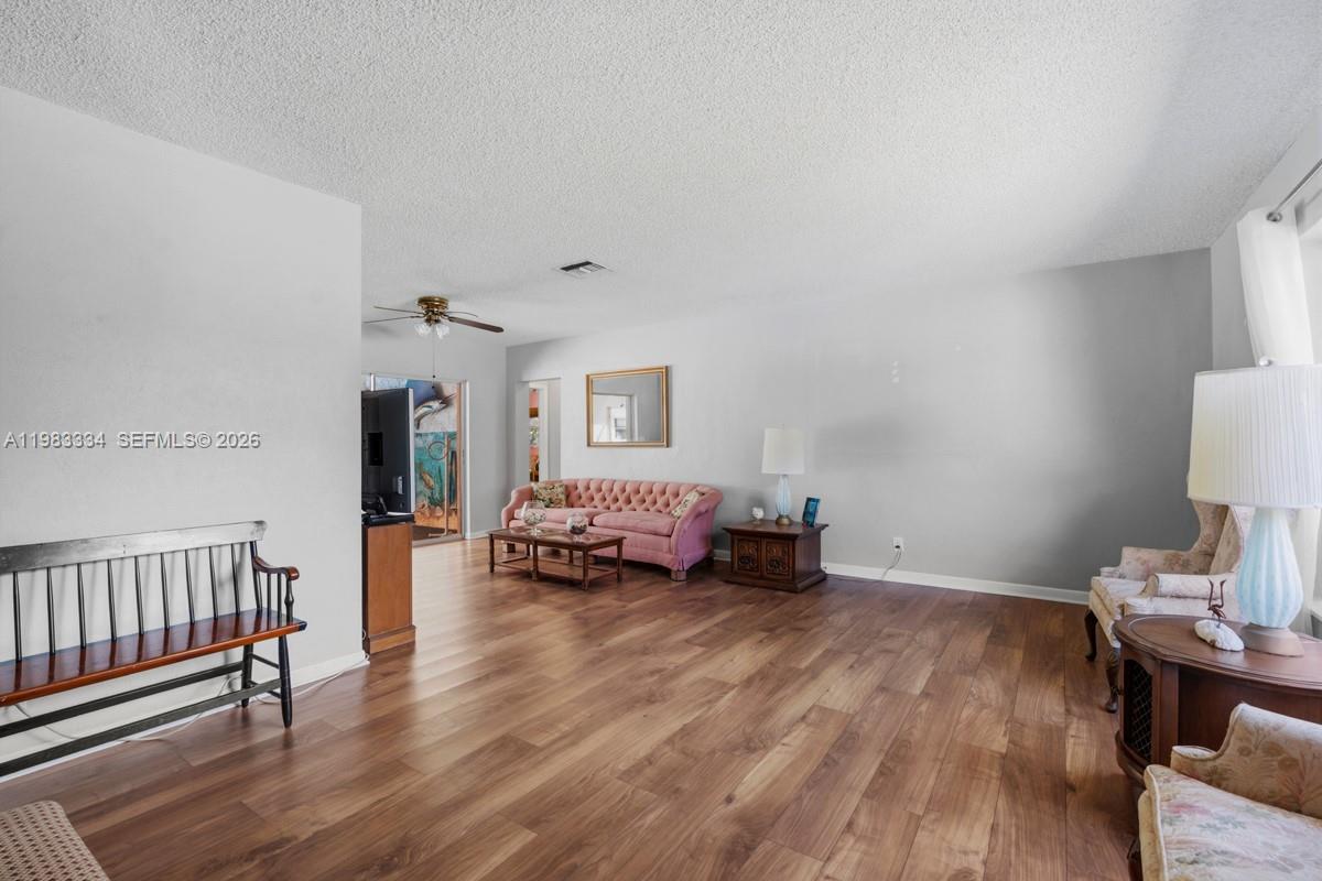 DAVIE FARMETTES - Residential