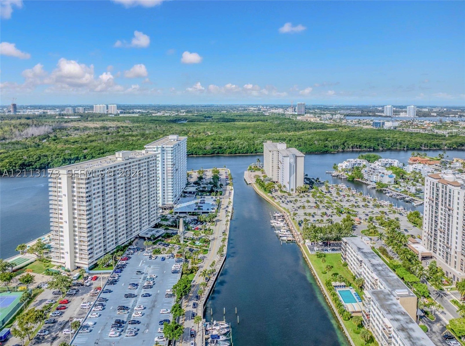300 Bayview Dr 1614