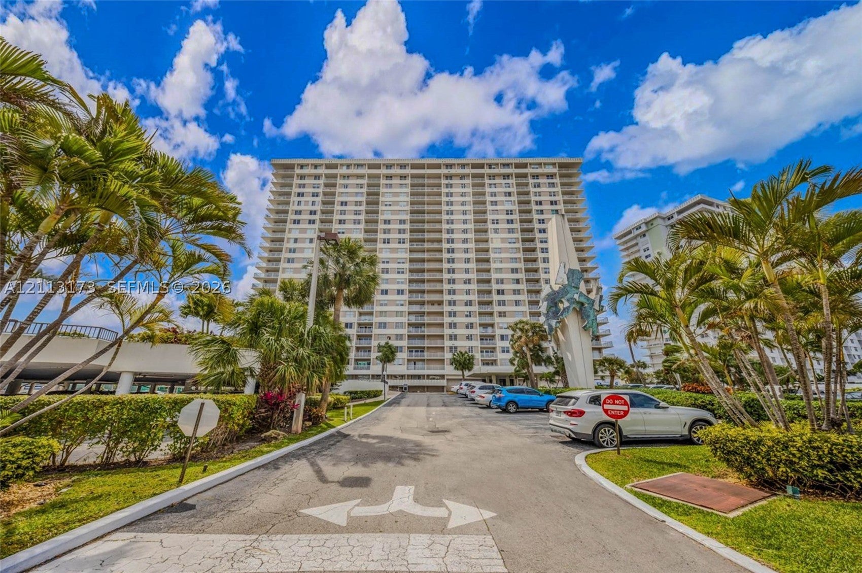300 Bayview Dr 1614