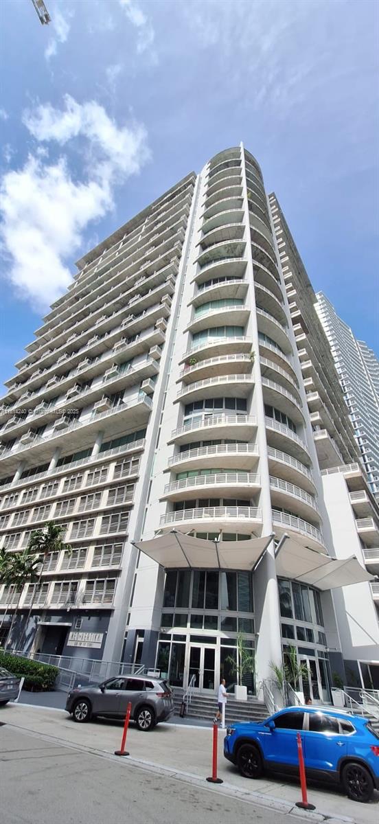 Property for Sale at 690 Sw 1st Ct 2711, Miami, Broward County, Florida - Bedrooms: 2 
Bathrooms: 3  - $519,900