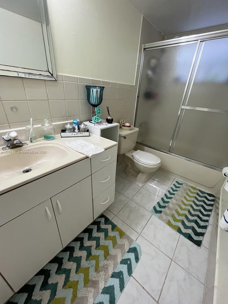 PALMS VILLAS AND CONDOS S - Residential