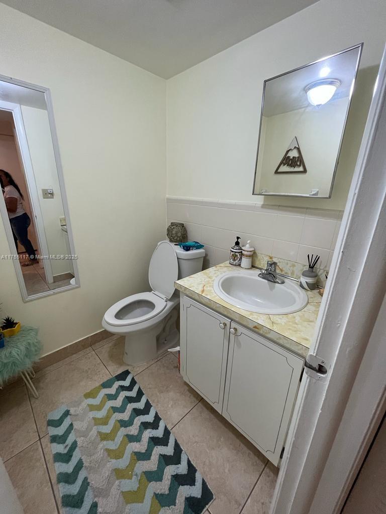 PALMS VILLAS AND CONDOS S - Residential