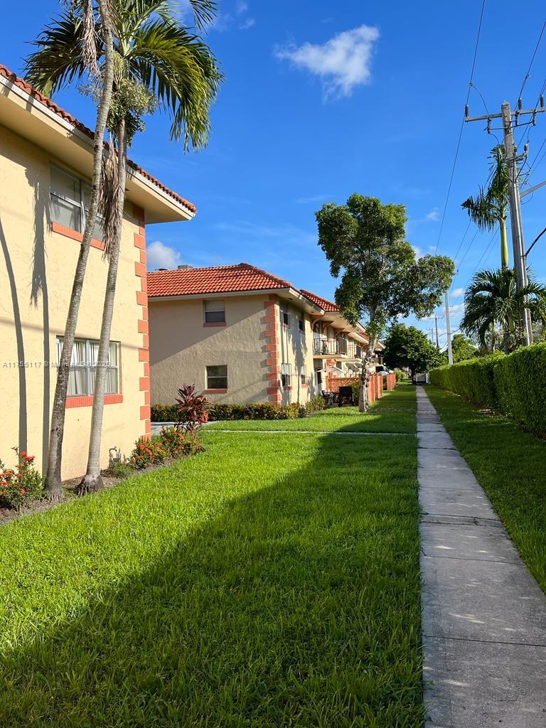 PALMS VILLAS AND CONDOS S - Residential