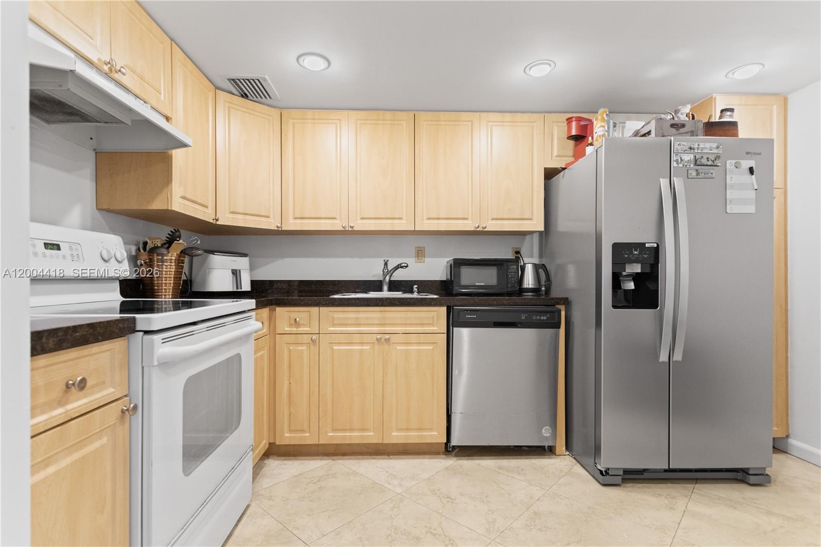 ARLEN HOUSE EAST CONDO - Residential