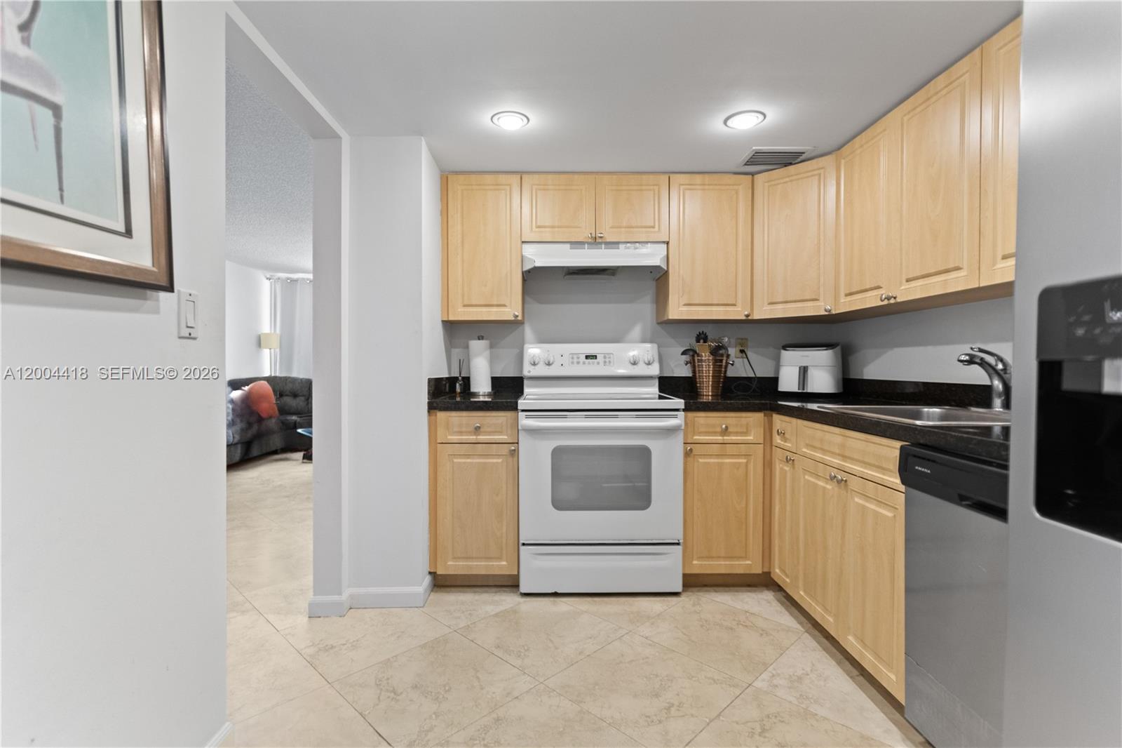 ARLEN HOUSE EAST CONDO - Residential