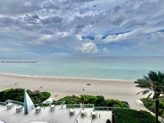 17121 Collins Ave 1003, Sunny Isles Beach, Miami-Dade County, Florida - 1 Bedrooms  
2 Bathrooms - 