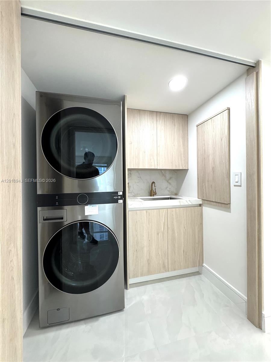 SOUTHPOINT CONDO - Residential