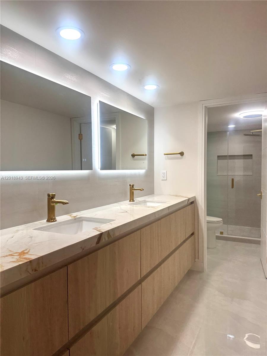 SOUTHPOINT CONDO - Residential