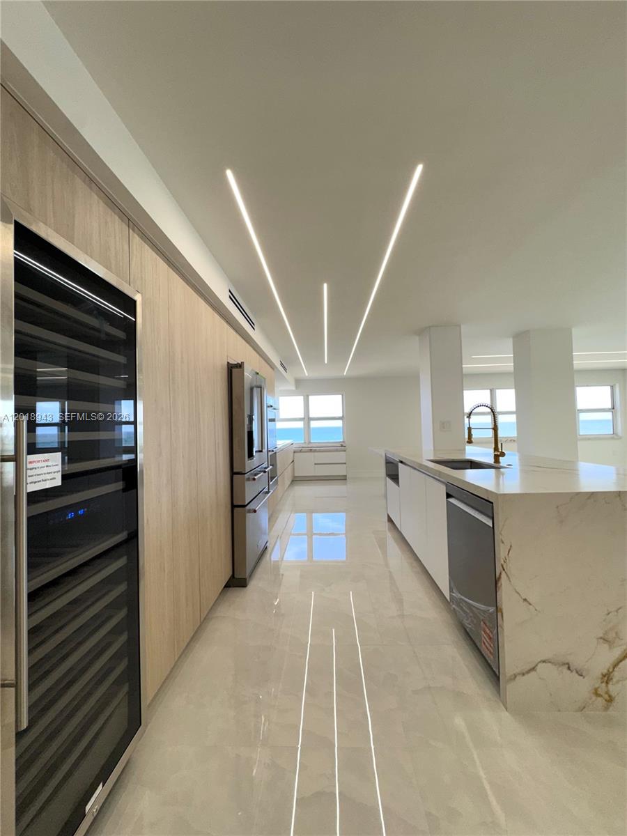 SOUTHPOINT CONDO - Residential