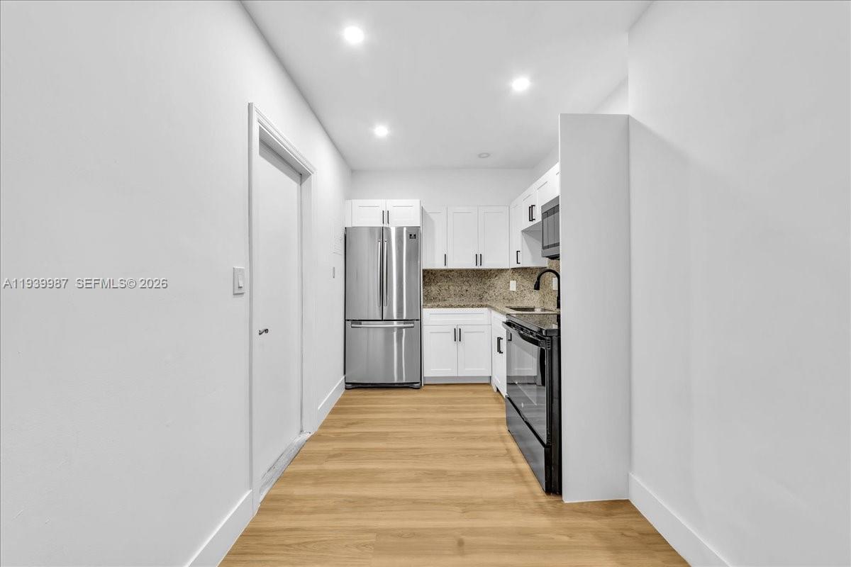 VILLAGE AT HARBOR BEACH CO - Residential Lease